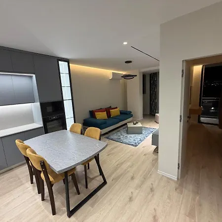 Luxury Skyline -tirana Center شقة تيرانا
