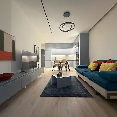 Luxury Skyline -tirana Center شقة *